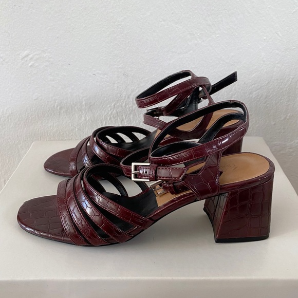 Zara Trafaluc Burgundy Strappy Ankle Tie Block Heel Sandals / Sz 39